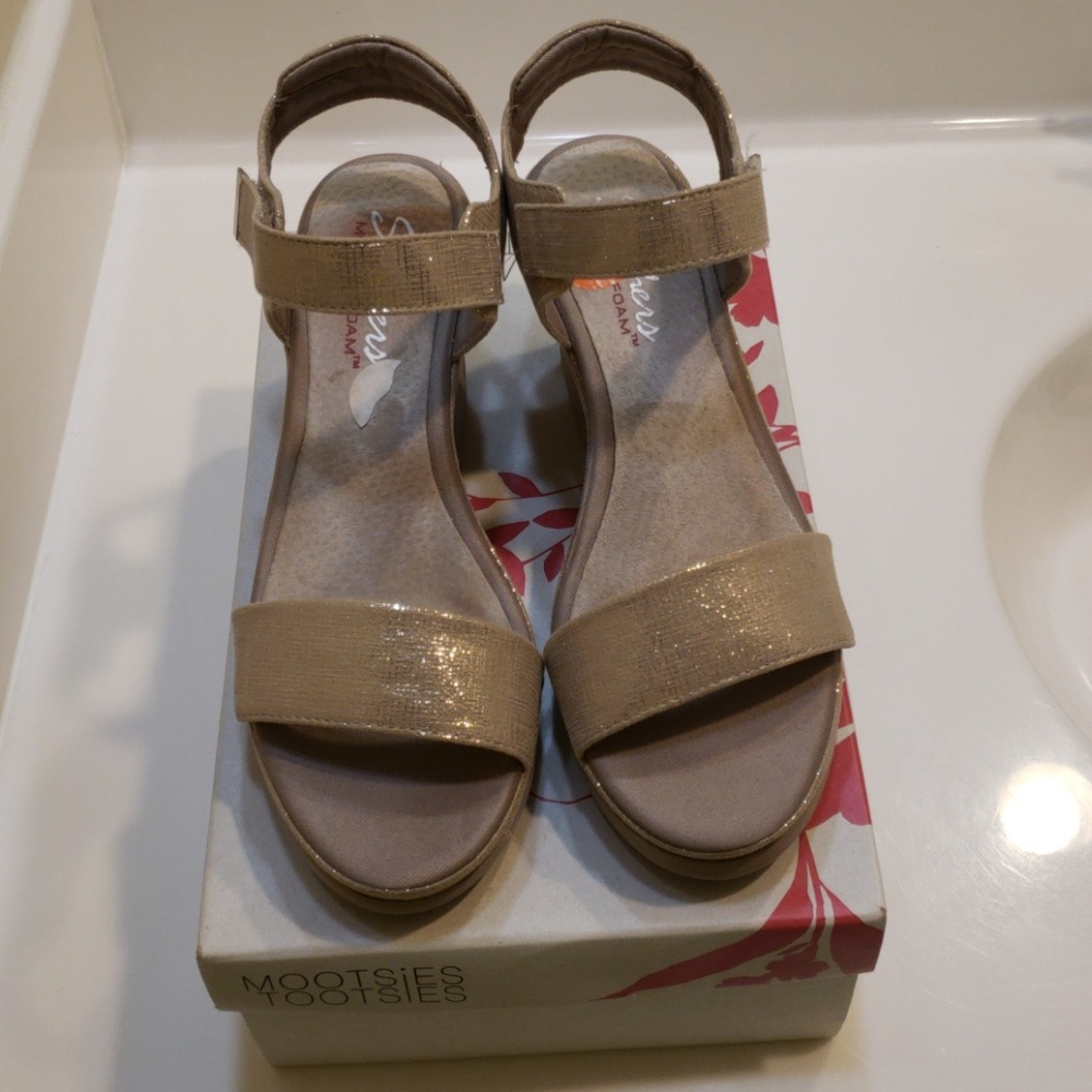 Skechers Memory Foam Sandals